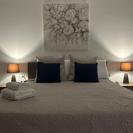3 Bedroom Seaside Luxury Accommodation - Sleeps 8 St. Paul's Bay Buitenkant foto
