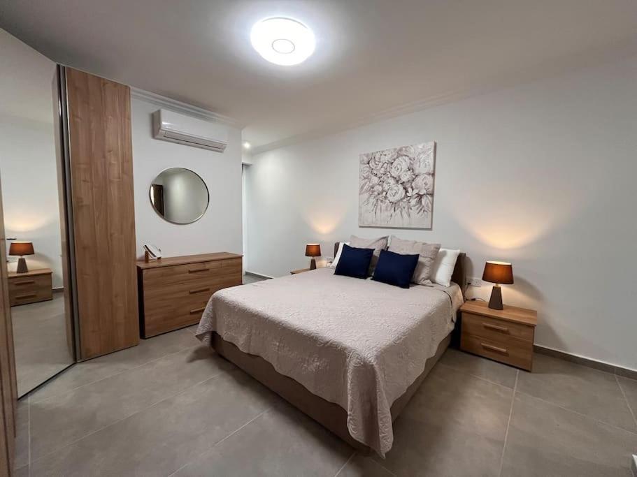 3 Bedroom Seaside Luxury Accommodation - Sleeps 8 St. Paul's Bay Buitenkant foto