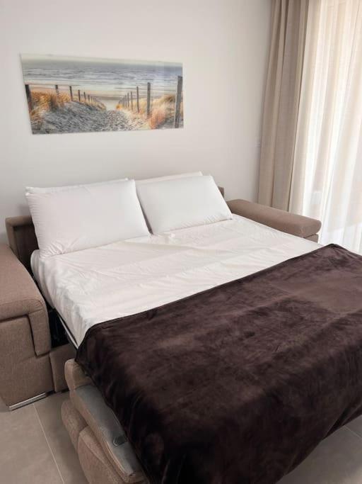 3 Bedroom Seaside Luxury Accommodation - Sleeps 8 St. Paul's Bay Buitenkant foto
