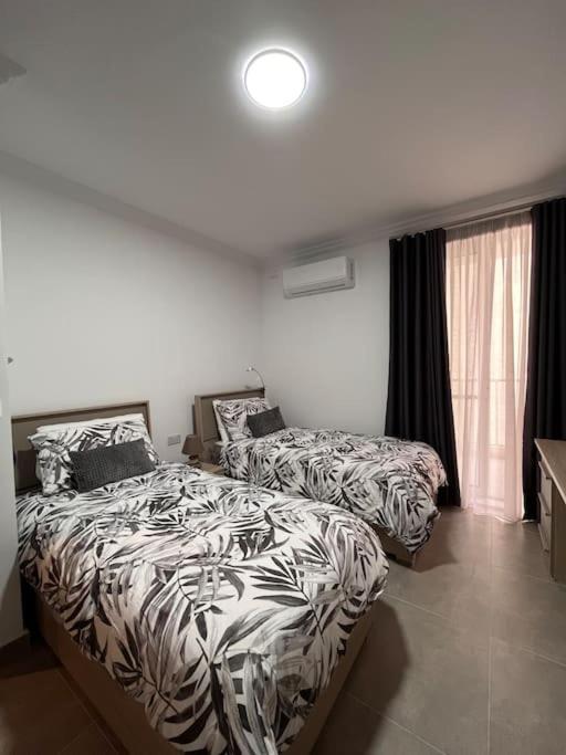 3 Bedroom Seaside Luxury Accommodation - Sleeps 8 St. Paul's Bay Buitenkant foto